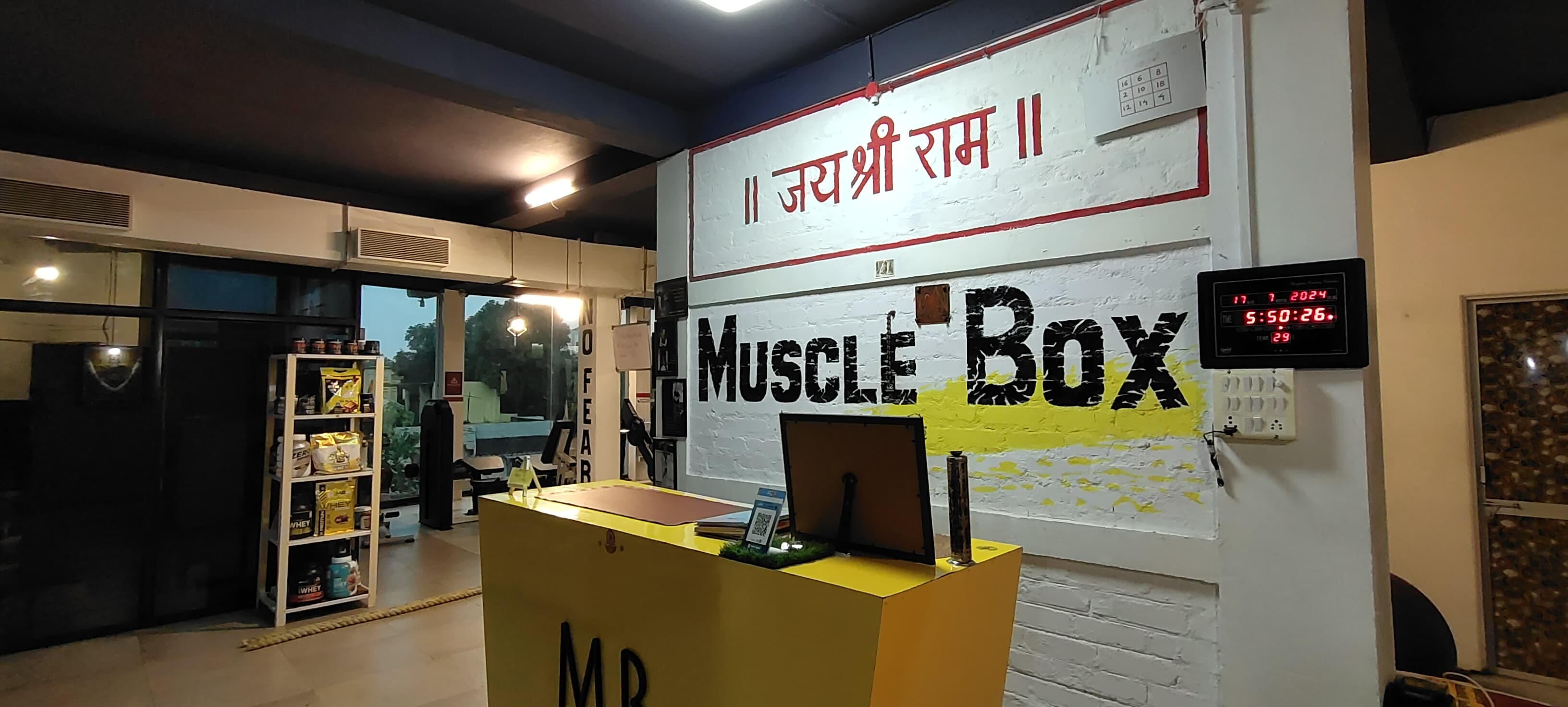 muscle box Gym